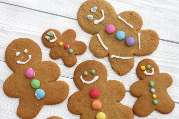 easy gingerbread for kids on a serving plate