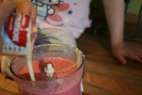 strawberry ice lollies