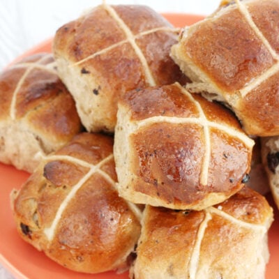 hot cross buns on a plate