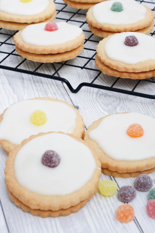 Empire biscuits on a wire rack.