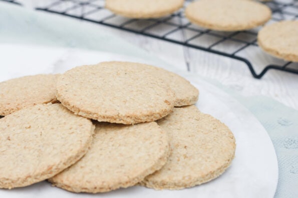oatcakes on a serving plate.